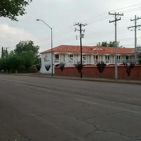 Hotel Dublan Inn Nuevo Casas Grandes Εξωτερικό φωτογραφία